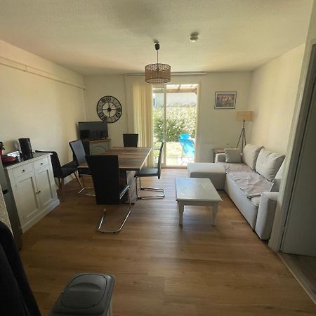 Maison Plain Pied Avec Climatisation Dans Une Residence Privee Avec Piscine Saint-Saturnin-lès-Avignon المظهر الخارجي الصورة